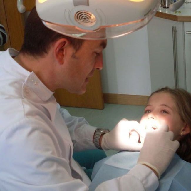 Dentista Eduardo Gómez Rozas Segovia